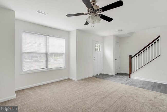 Building Photo - 127 BALSAM Ln