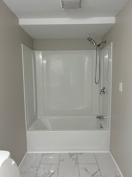 Building Photo - 3 Britton Ave