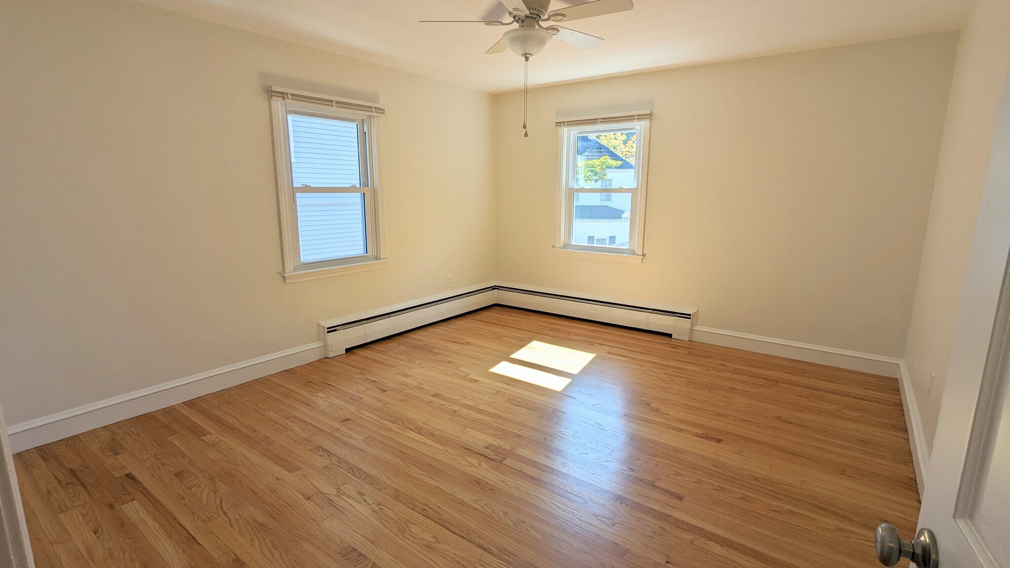 Building Photo - 852 Smith St