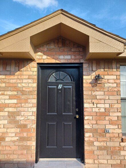 Primary Photo - 3728 W Faith Hill St