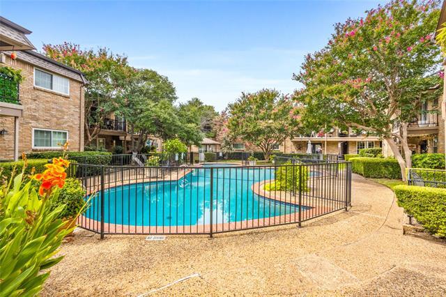 Building Photo - 7924 Royal Ln