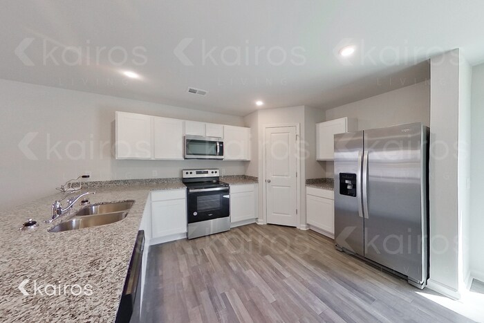 Building Photo - 718 Kalmia Pl SE