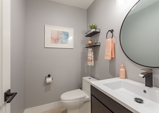 Building Photo - *Unfurnished* Gorgeous 4-Bed Oasis with Po...