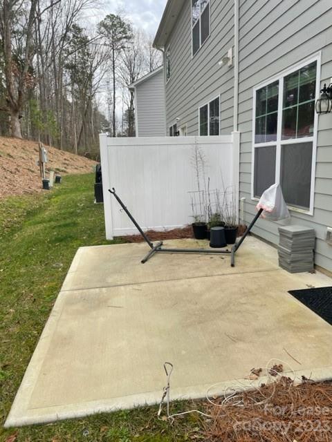 Building Photo - 4 bedrooms 3 bath town home in amenity fil...