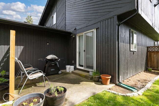 Building Photo - 24728 Marlene Way