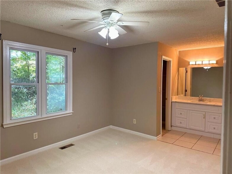 Building Photo - 1119 Booth Ct SW