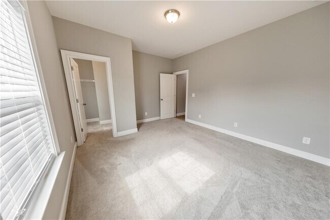 Building Photo - 3287 Artessa Ln NE