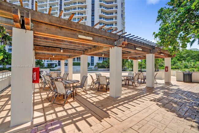 Building Photo - 21205 Yacht Club Dr