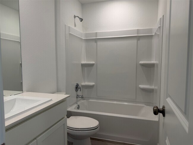 Building Photo - 957 Pertuso Ln