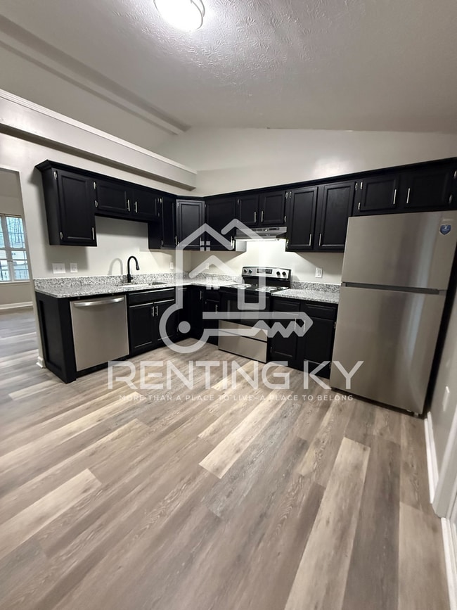 Building Photo - Newly Renovated 3-Bed, 2-Bath House!