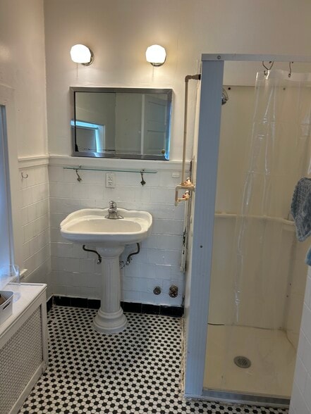 Building Photo - 3501 N Charles St