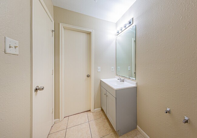 Building Photo - 20831 Bonham Park Ln