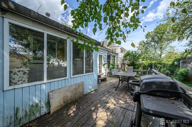 Building Photo - 16 Gerard Ave