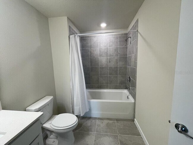 Building Photo - 1998 Canny Cv