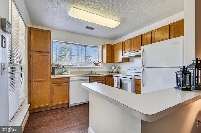 Building Photo - 45 Ashlar Hill Ct