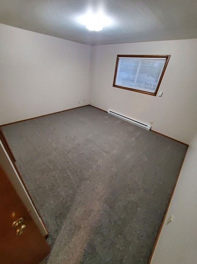 Building Photo - 1359 Fir St S