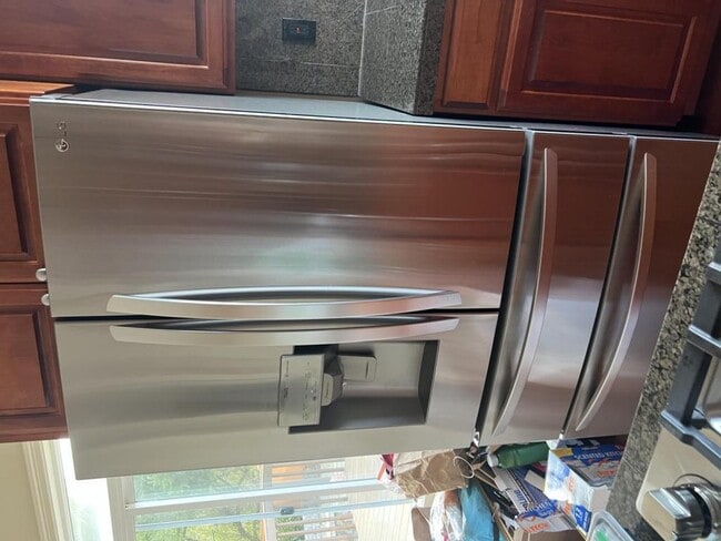 Building Photo - 15715 SE Bybee Dr