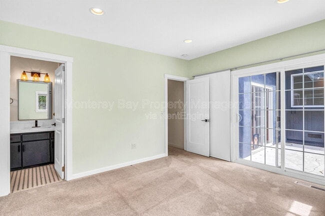 Building Photo - 3057 Otto Dr