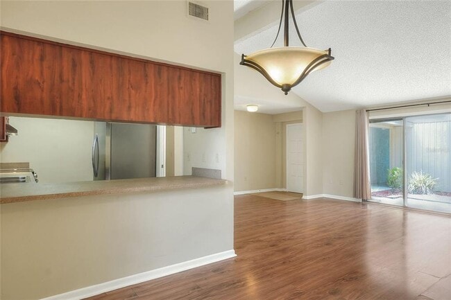 Building Photo - 3988 Oak Loop