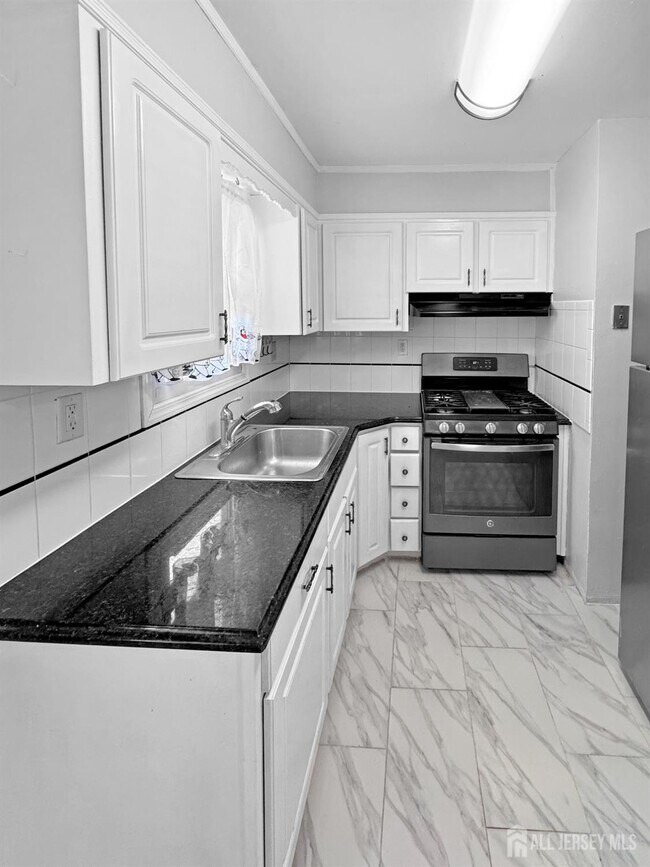 Building Photo - 117 Old Post Rd