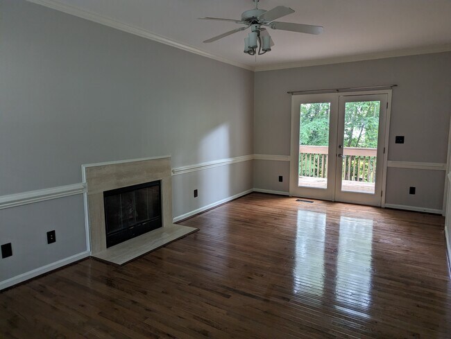 Building Photo - 300 Arlington Ridge