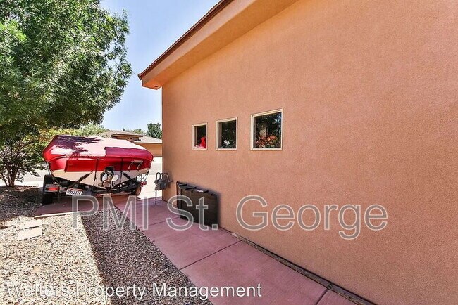 Building Photo - 3306 Bonita St