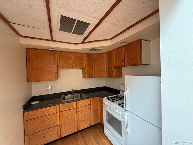 Building Photo - 66 S Broadway