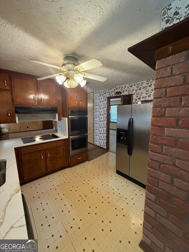 Building Photo - 110 Otelia Ln