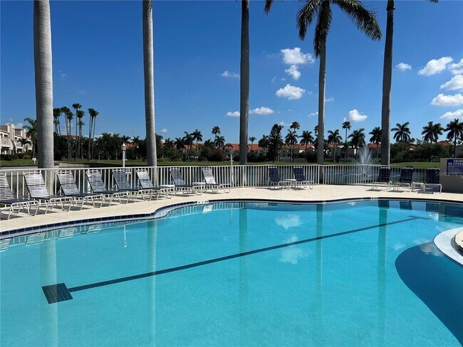 Building Photo - 6100 Bahia Del Mar Cir