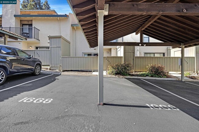 Building Photo - 1668 Parkside Dr