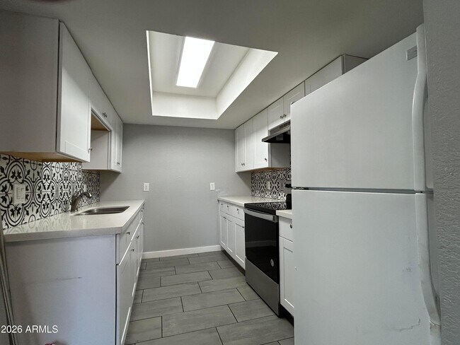 Building Photo - 9618 N 5th St