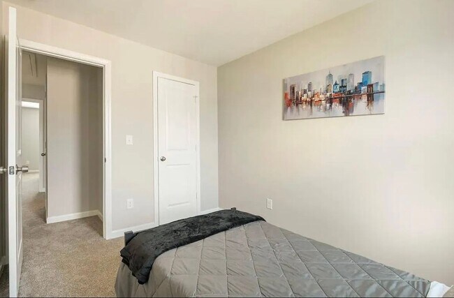 Building Photo - 4037 Braxton Pl SW
