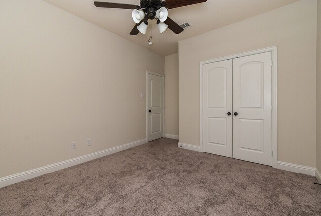Building Photo - 6819 Jade Dr