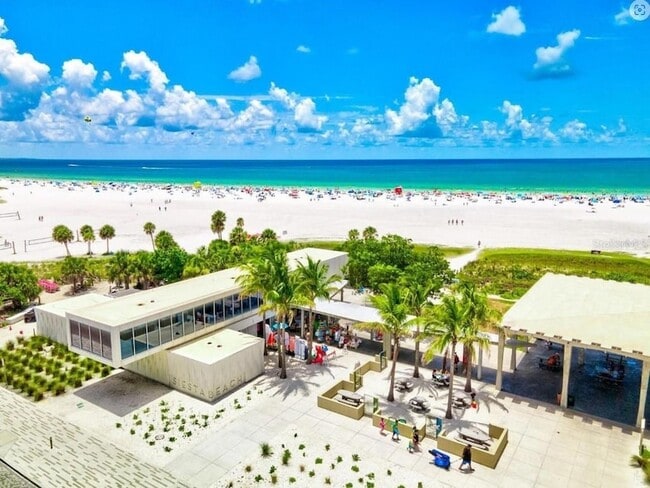 Building Photo - 1833 Pandora Dr