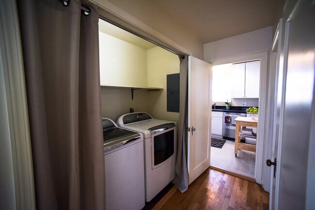 Building Photo - 9202 17th Ave SW