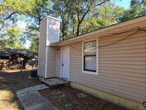 Building Photo - Spacious 3 Bedroom, 2 Bath Duplex in Northeast Pensacola