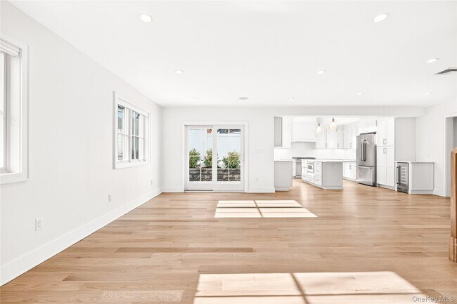 Building Photo - 306 Hunter St