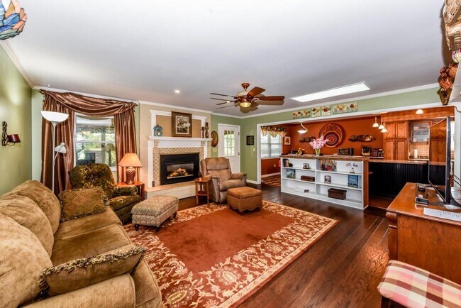 Building Photo - 1313 Carowinds Cir