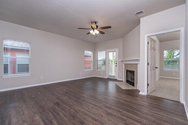 Building Photo - 806 Bedford Ct