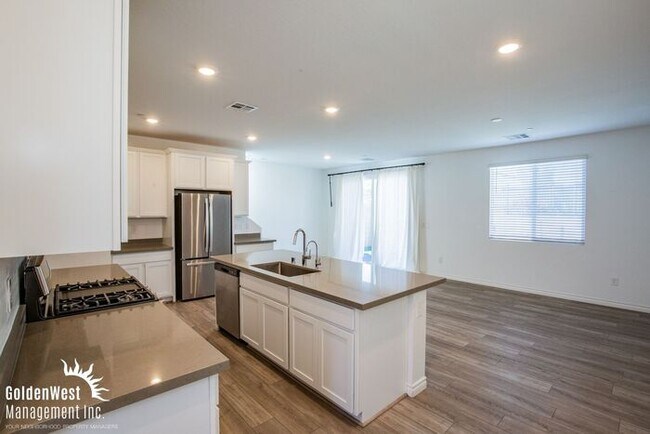 Building Photo - Modern 3Bdm 2.5Ba Home with Private Outdoor Retreat in Northwest Las Vegas.