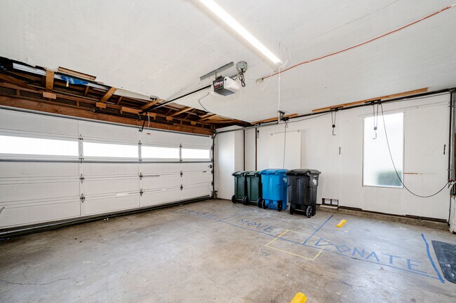 Building Photo - 1034 Shoal Dr