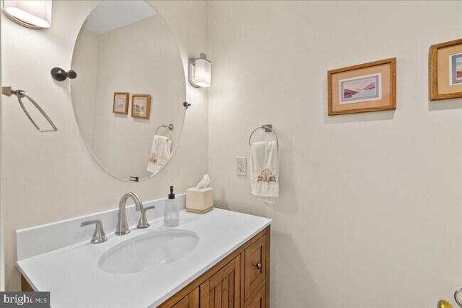 Building Photo - 2071 Van Tuyl Pl