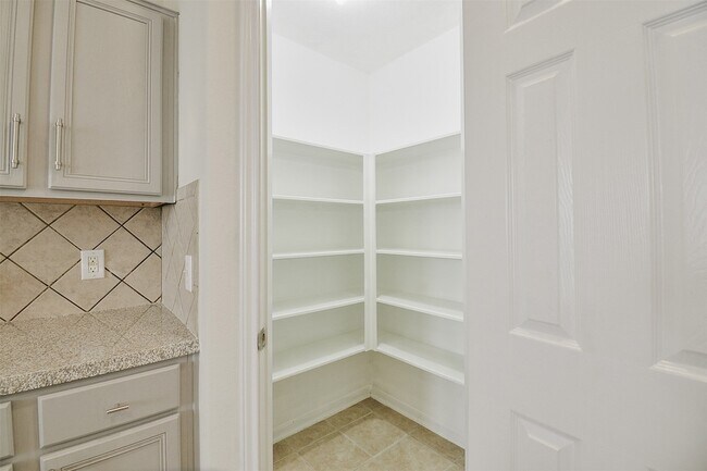 Building Photo - 6614 Halcyon Days Dr