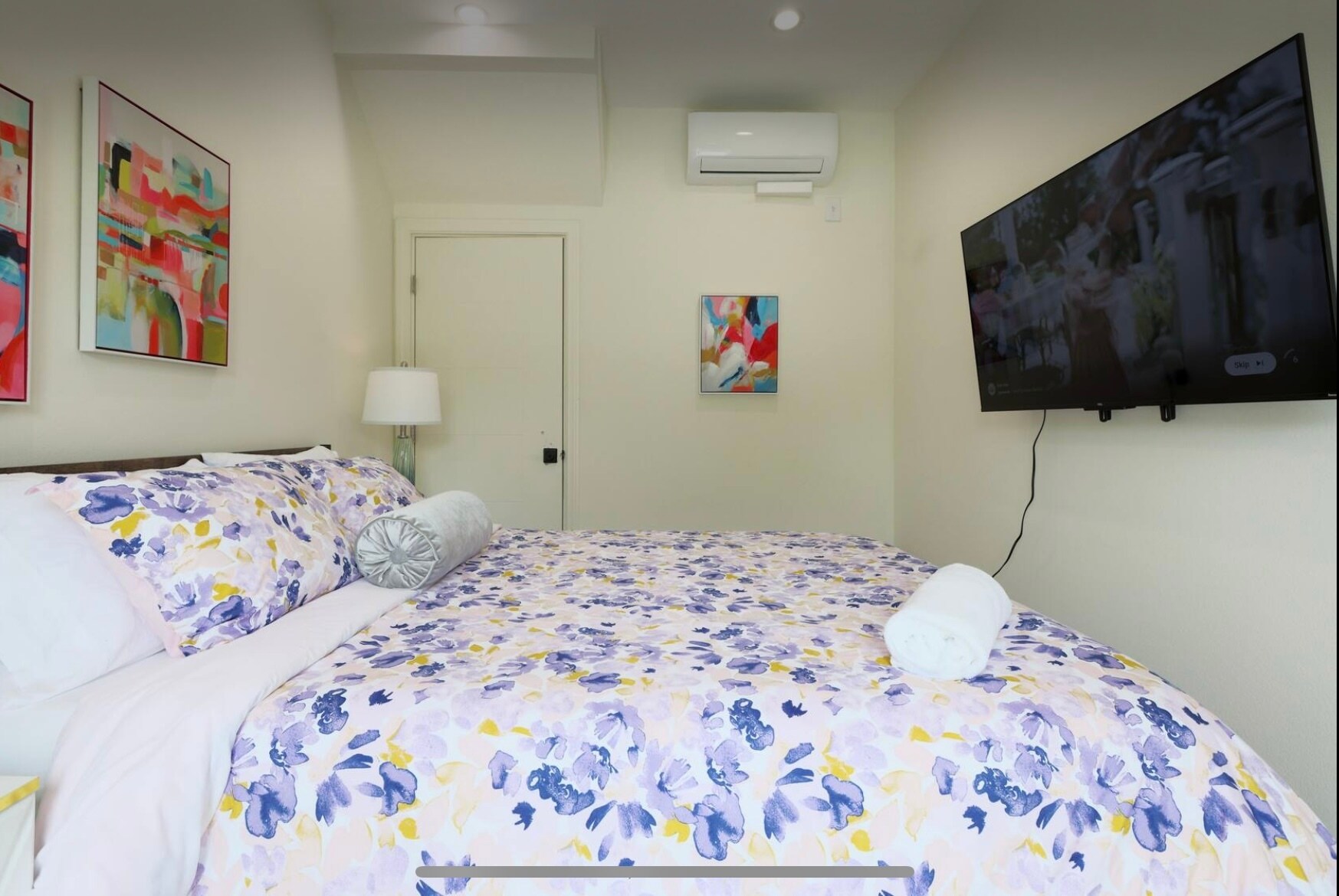 Building Photo - 2806 S Palm Grove Ave