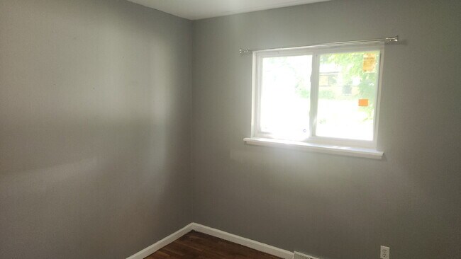 Building Photo - 10501 Baron Dr