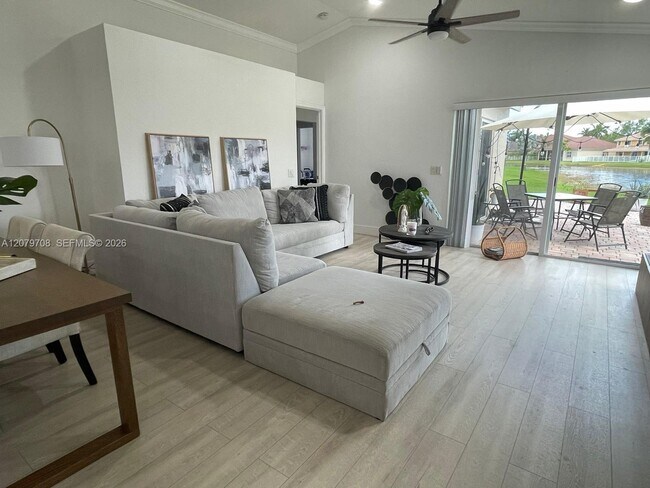 Building Photo - 1416 Canary Island Dr