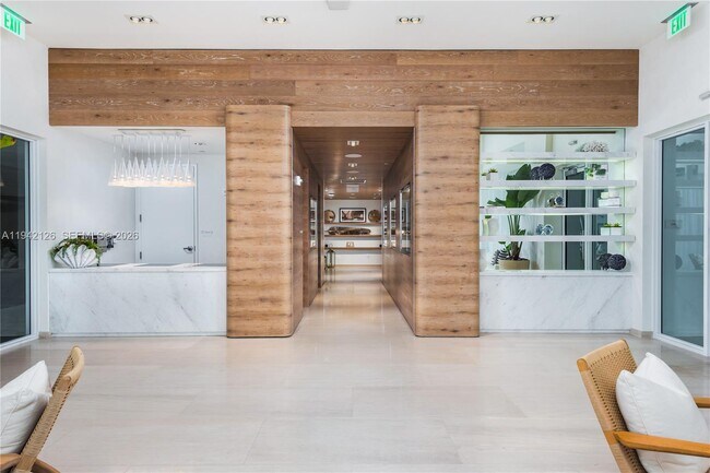 Building Photo - 401 N Birch Rd