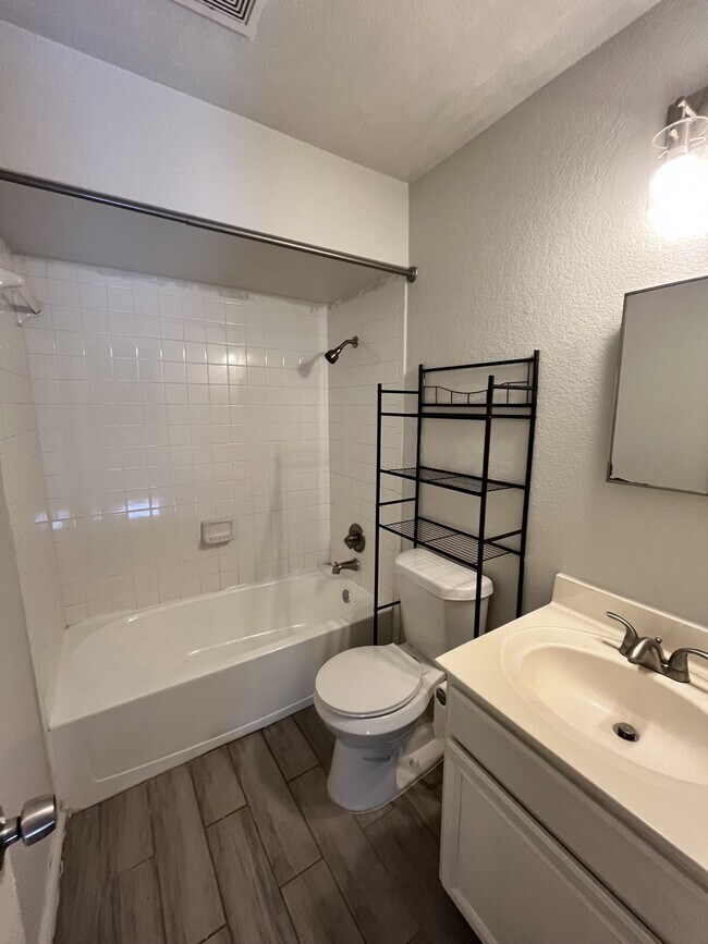 Building Photo - 6022 Ashley Spring