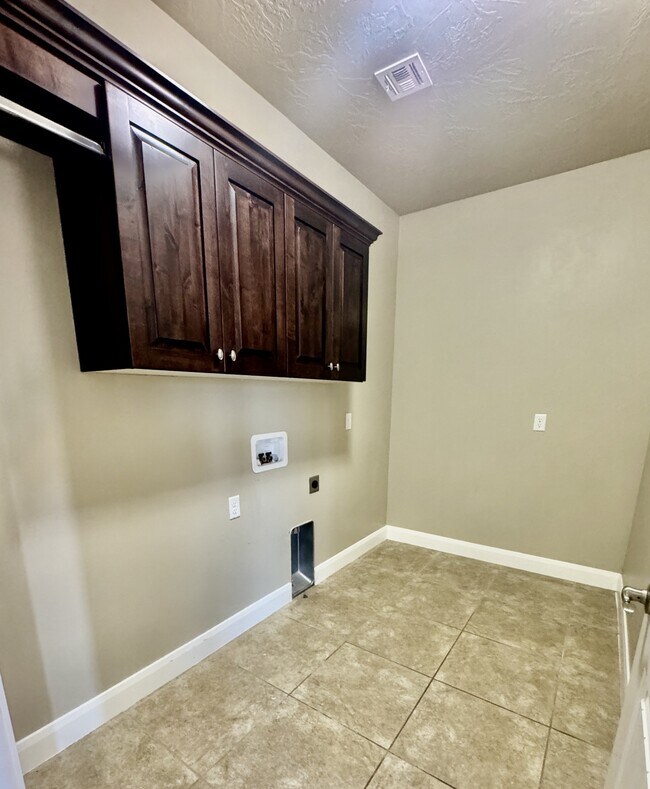 Building Photo - 2388 S 3330 W
