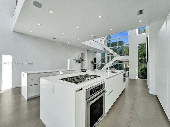 Building Photo - 2217 NE 17th Terrace